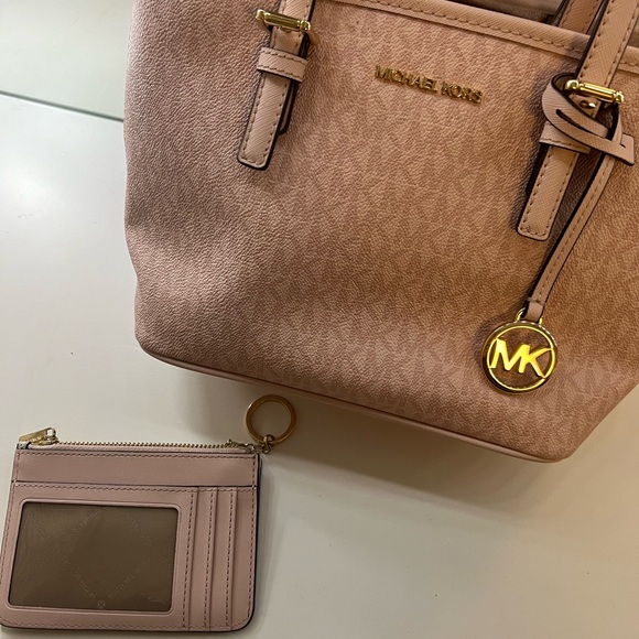 MICHAEL KORS PINK BAG with optional shoulder strap , mint condition, beautiful - Picture 10 of 11